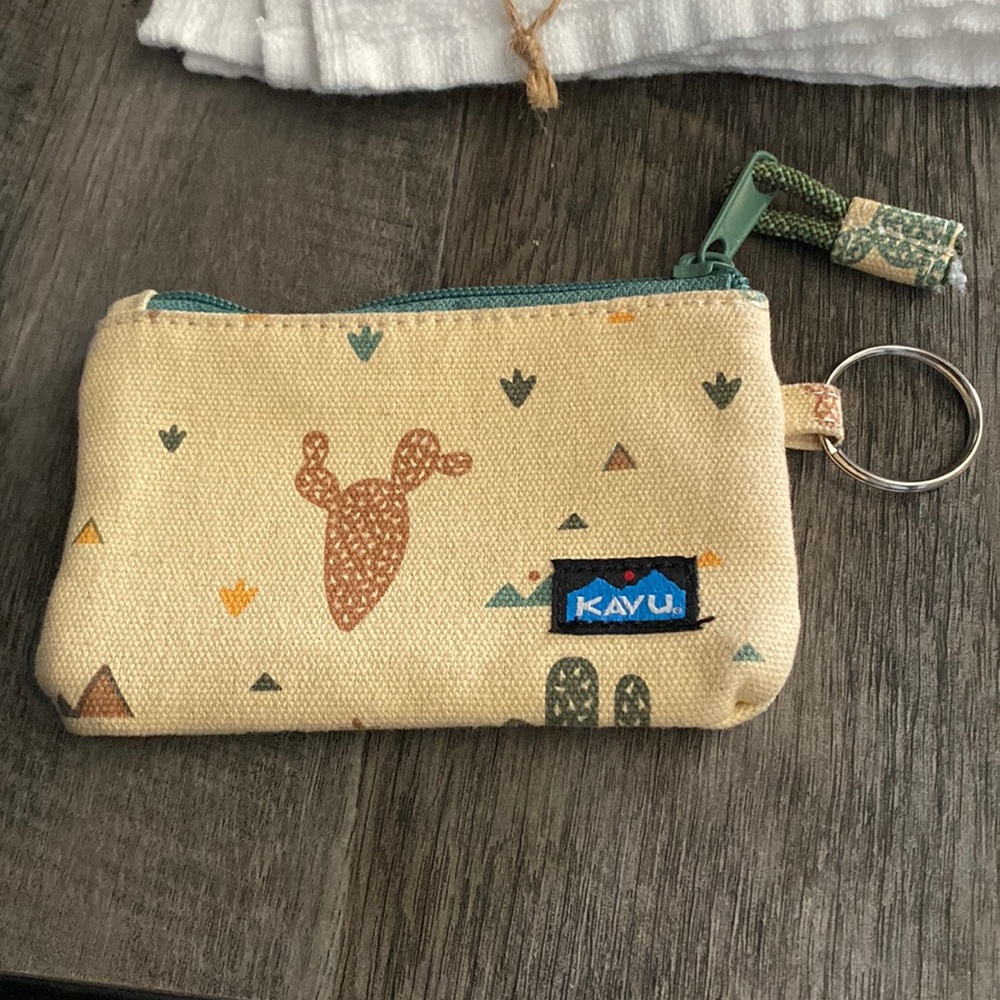 Kavu id keychain wallet.
